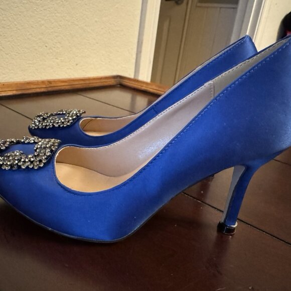 Manolo Blahnik Blue Satin Hangisi Crystal Buckle Pointed Toe Pumps - Picture 2 of 15